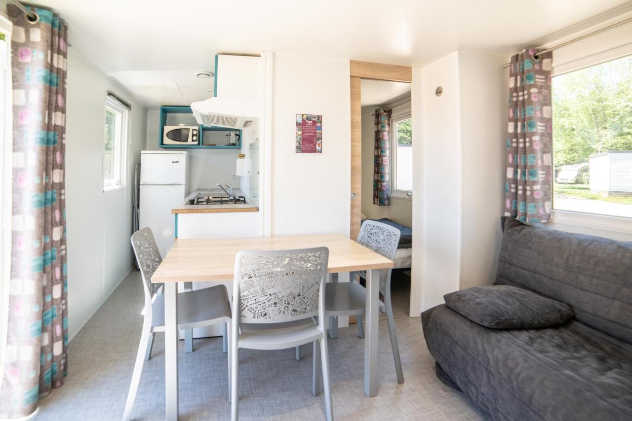 Camping Du Sevron Saint-Etienne-du-Bois  Exteriör bild