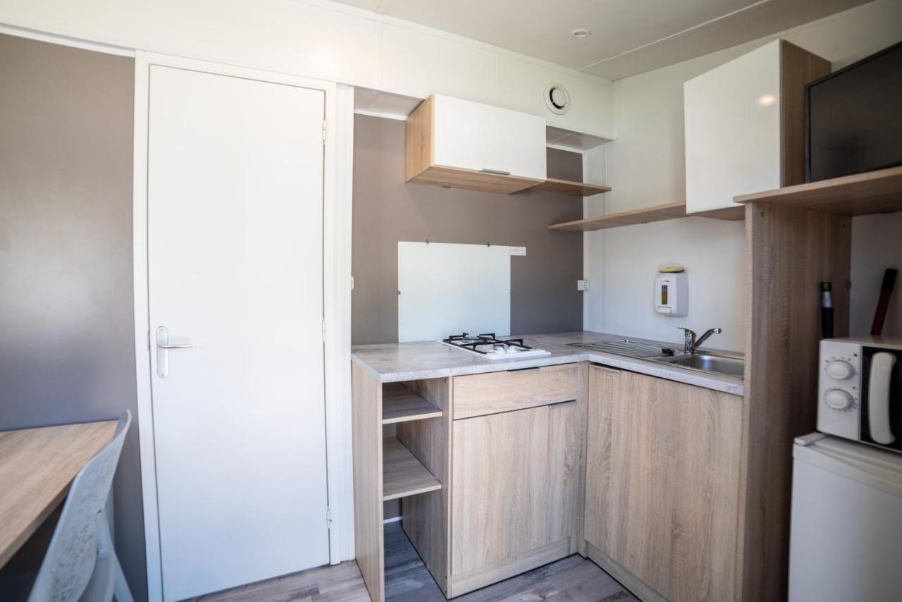 Camping Du Sevron Saint-Etienne-du-Bois  Exteriör bild