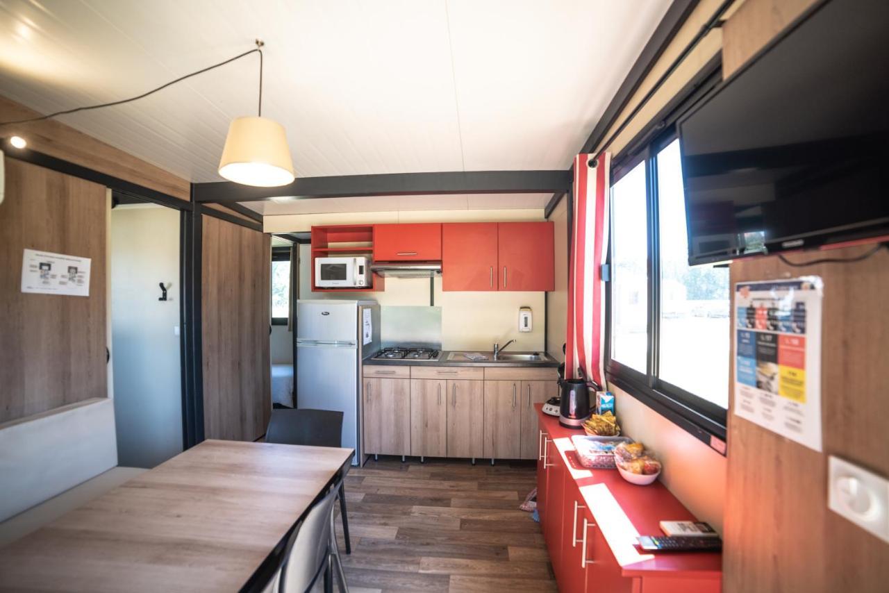 Camping Du Sevron Saint-Etienne-du-Bois  Exteriör bild