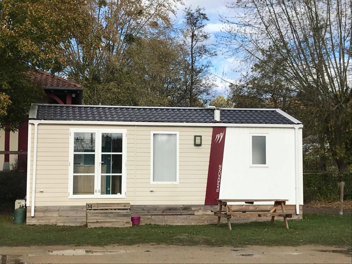 Camping Du Sevron Saint-Etienne-du-Bois  Exteriör bild